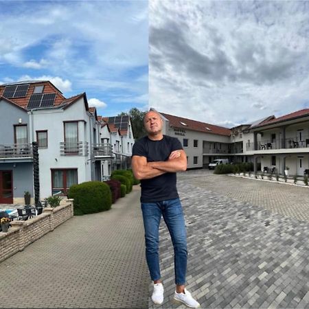 Brill Hotel Бекесксаба Екстериор снимка