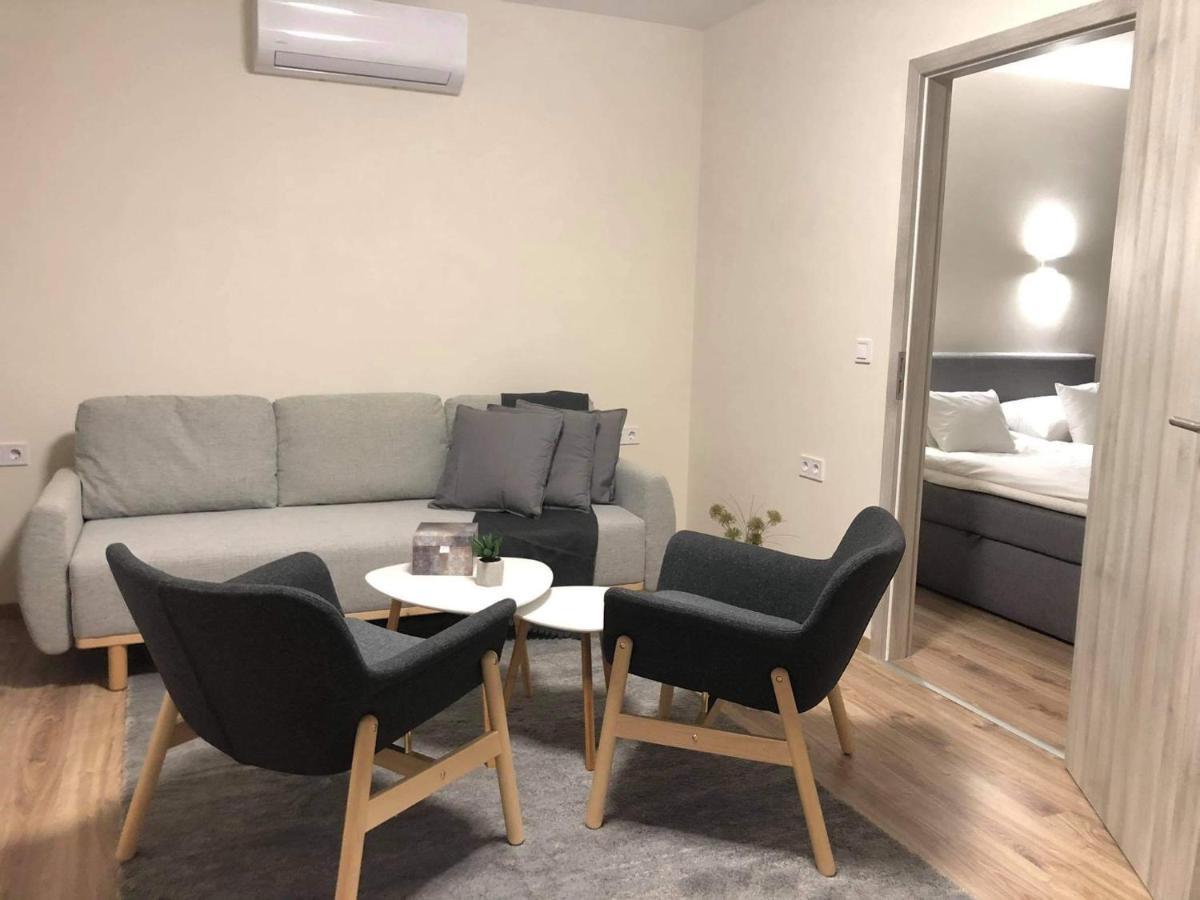 Brill Hotel Бекесксаба Екстериор снимка