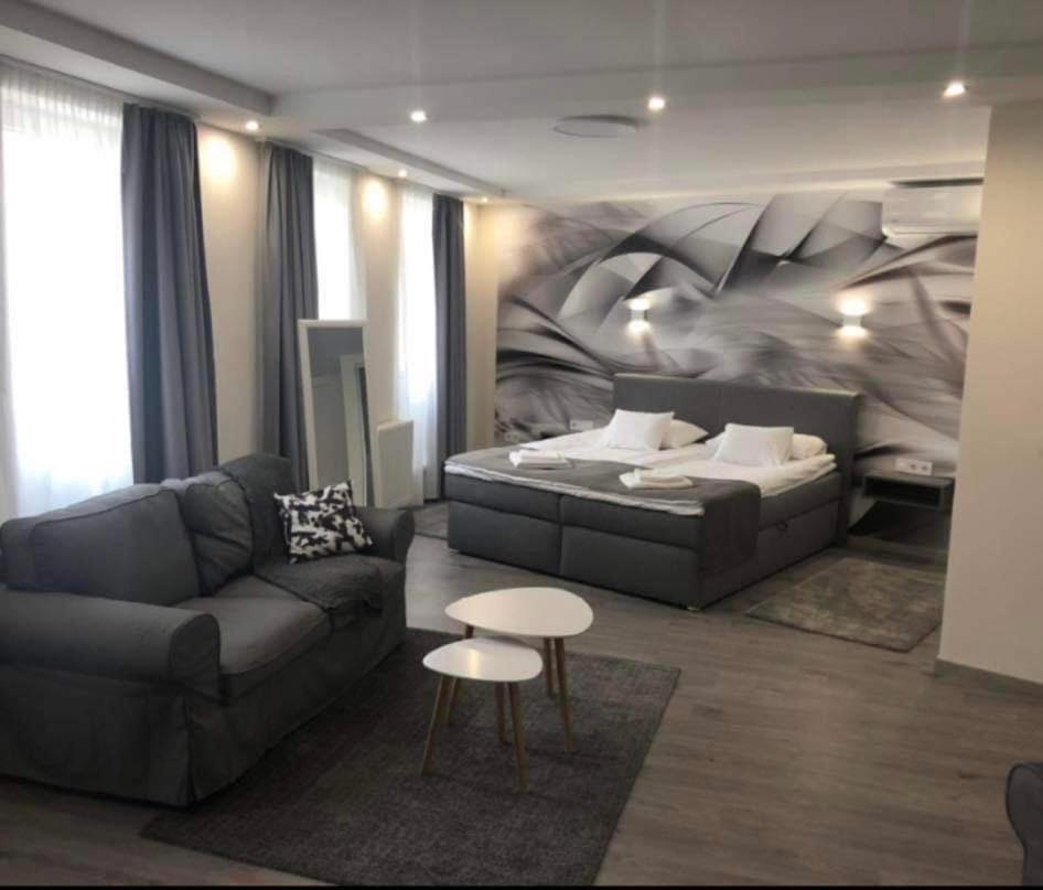 Brill Hotel Бекесксаба Екстериор снимка