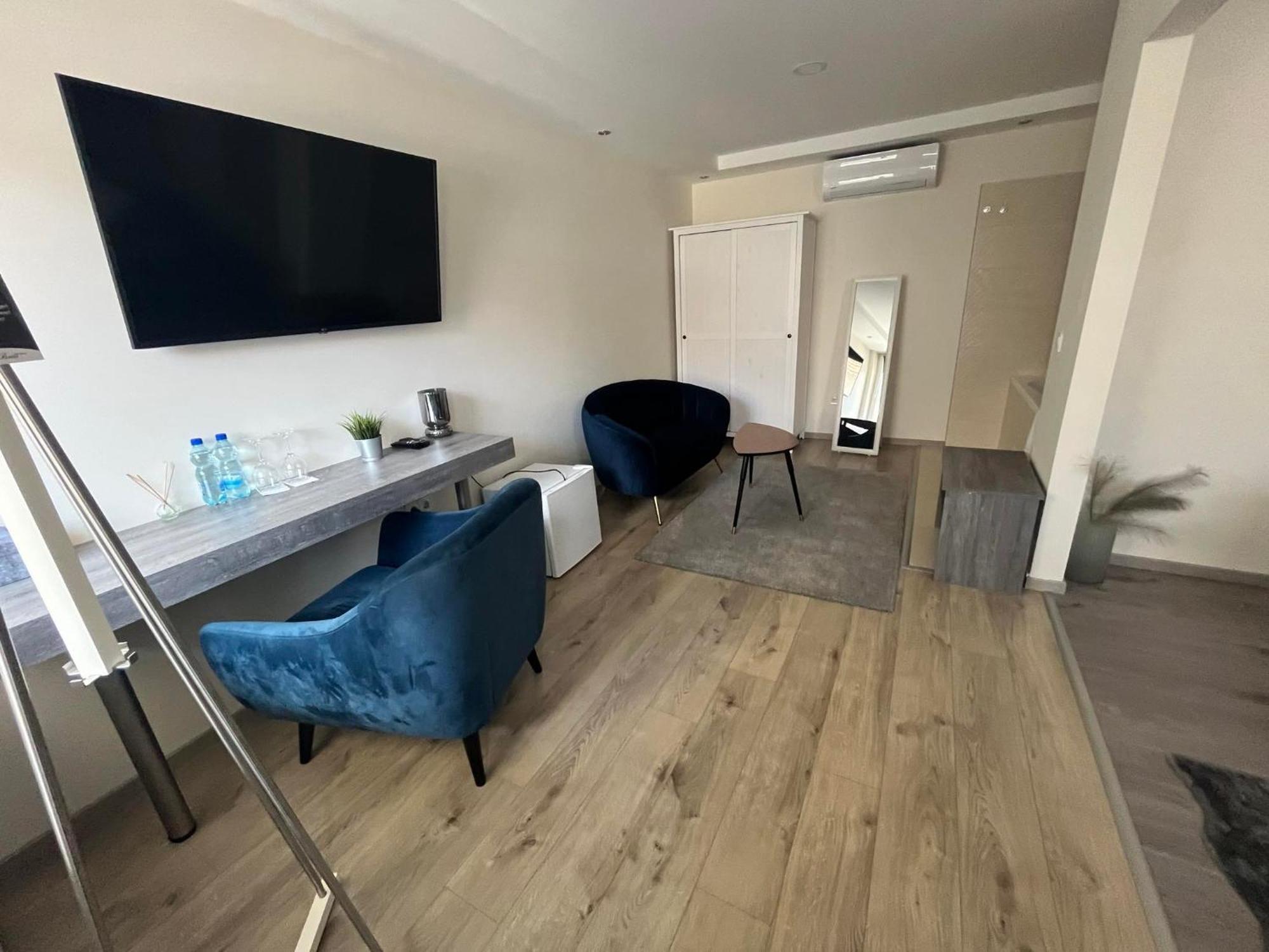 Brill Hotel Бекесксаба Екстериор снимка