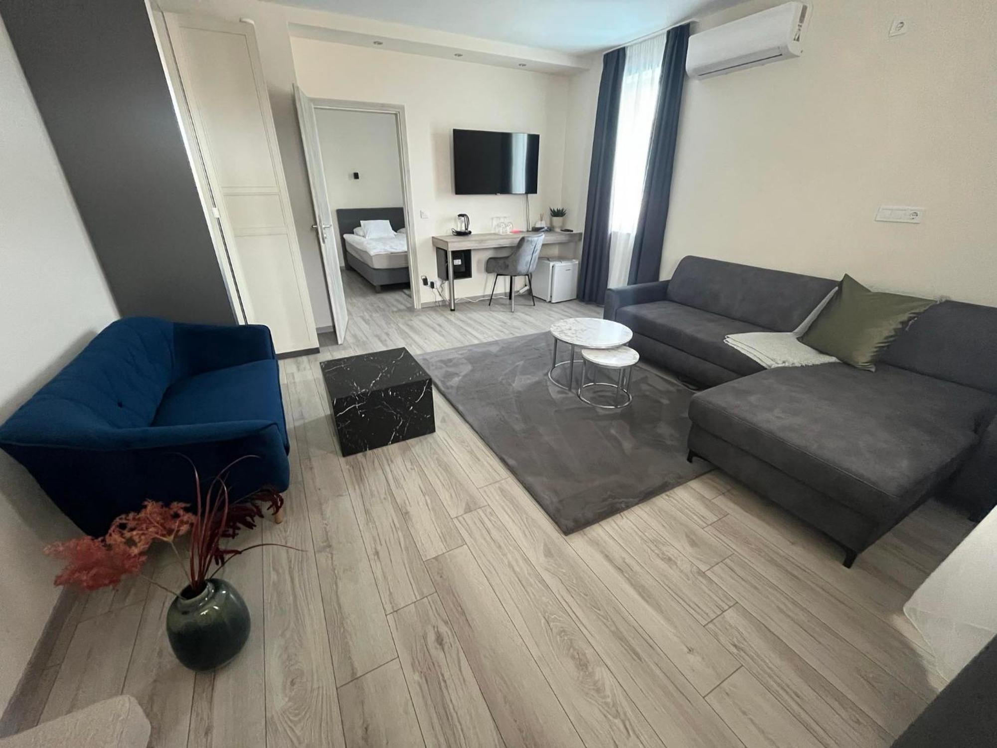 Brill Hotel Бекесксаба Екстериор снимка
