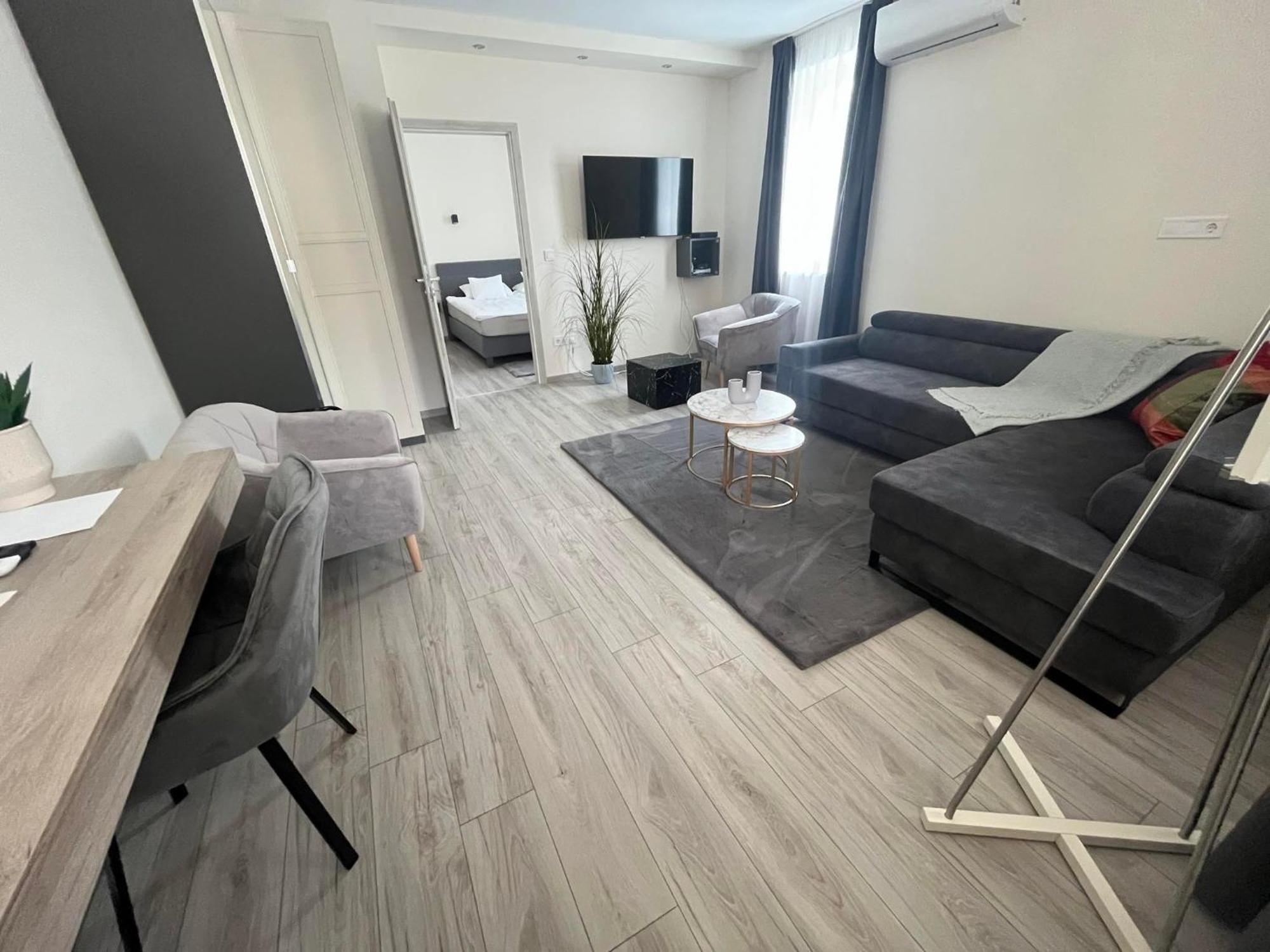 Brill Hotel Бекесксаба Екстериор снимка