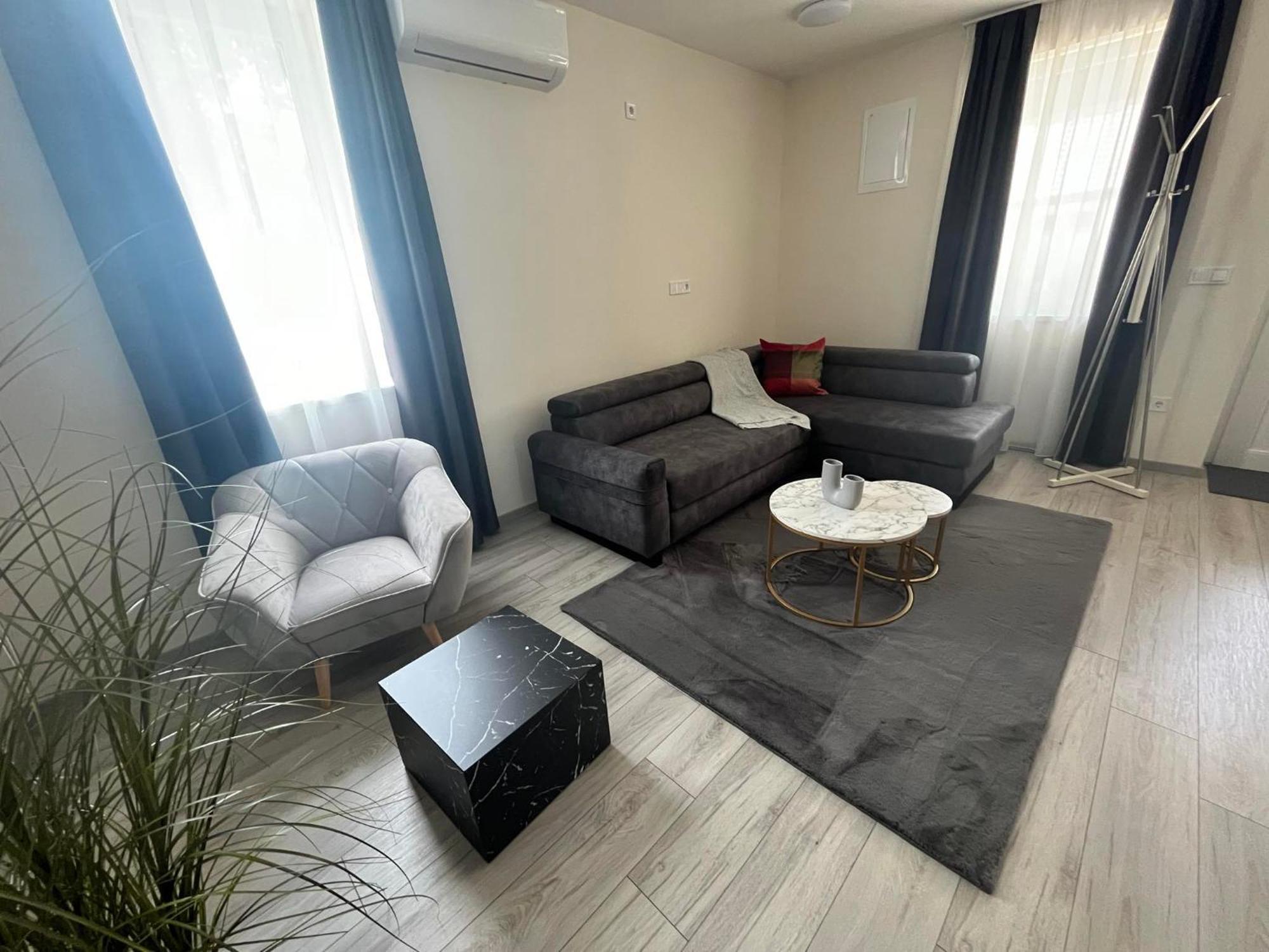 Brill Hotel Бекесксаба Екстериор снимка