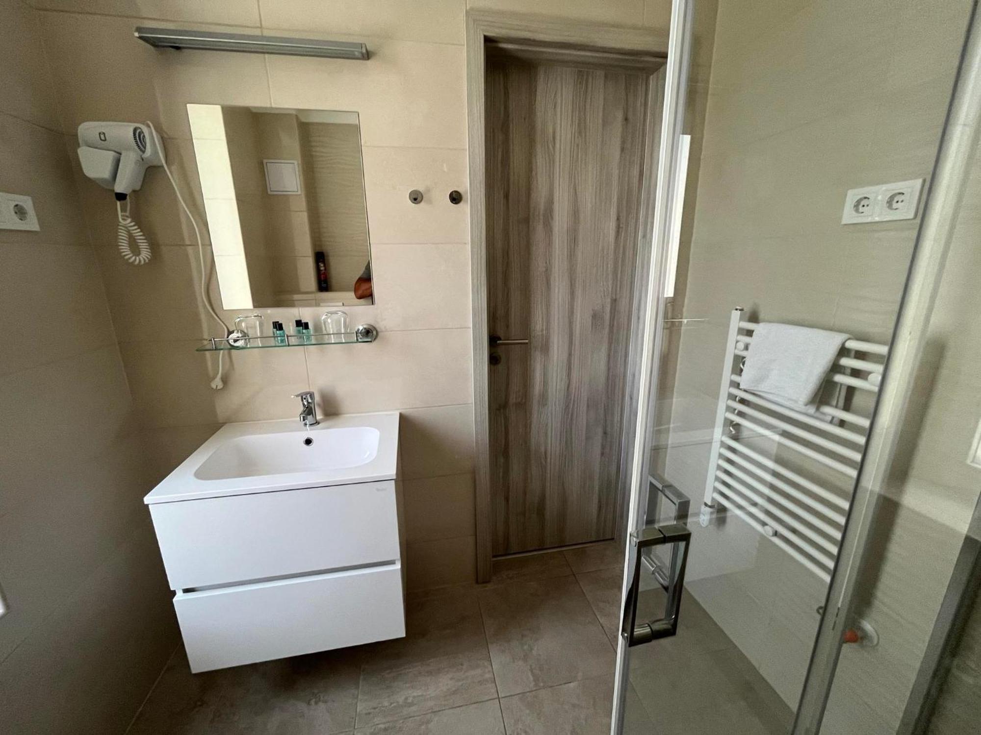 Brill Hotel Бекесксаба Стая снимка